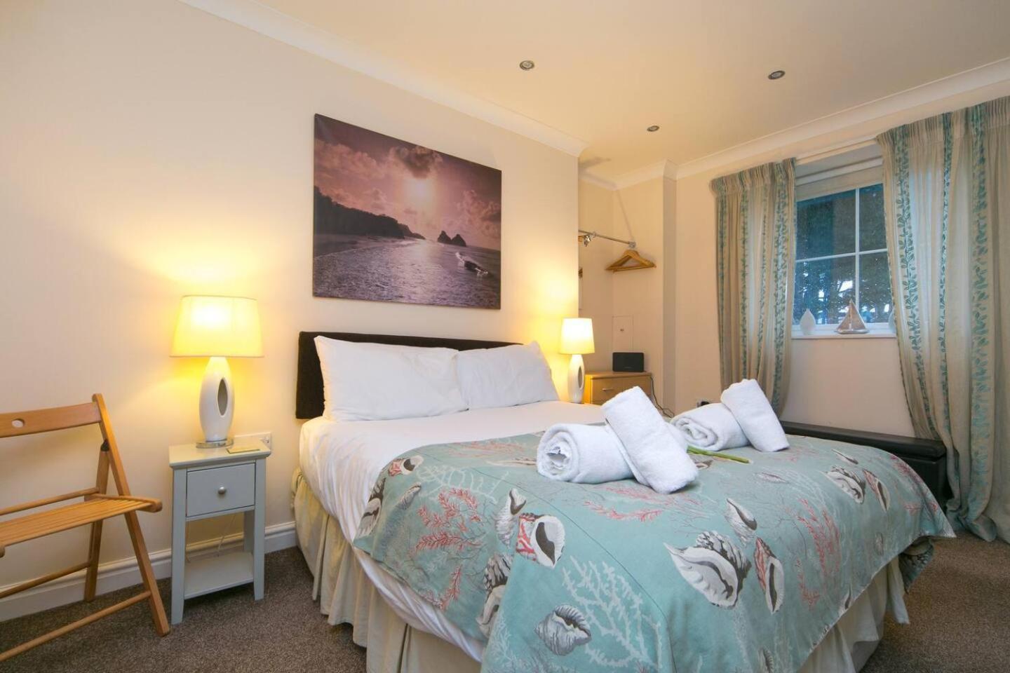 Pass The Keys Hafan Stylish 2 Bedroom Sea View Apartment Pwllheli Exterior photo