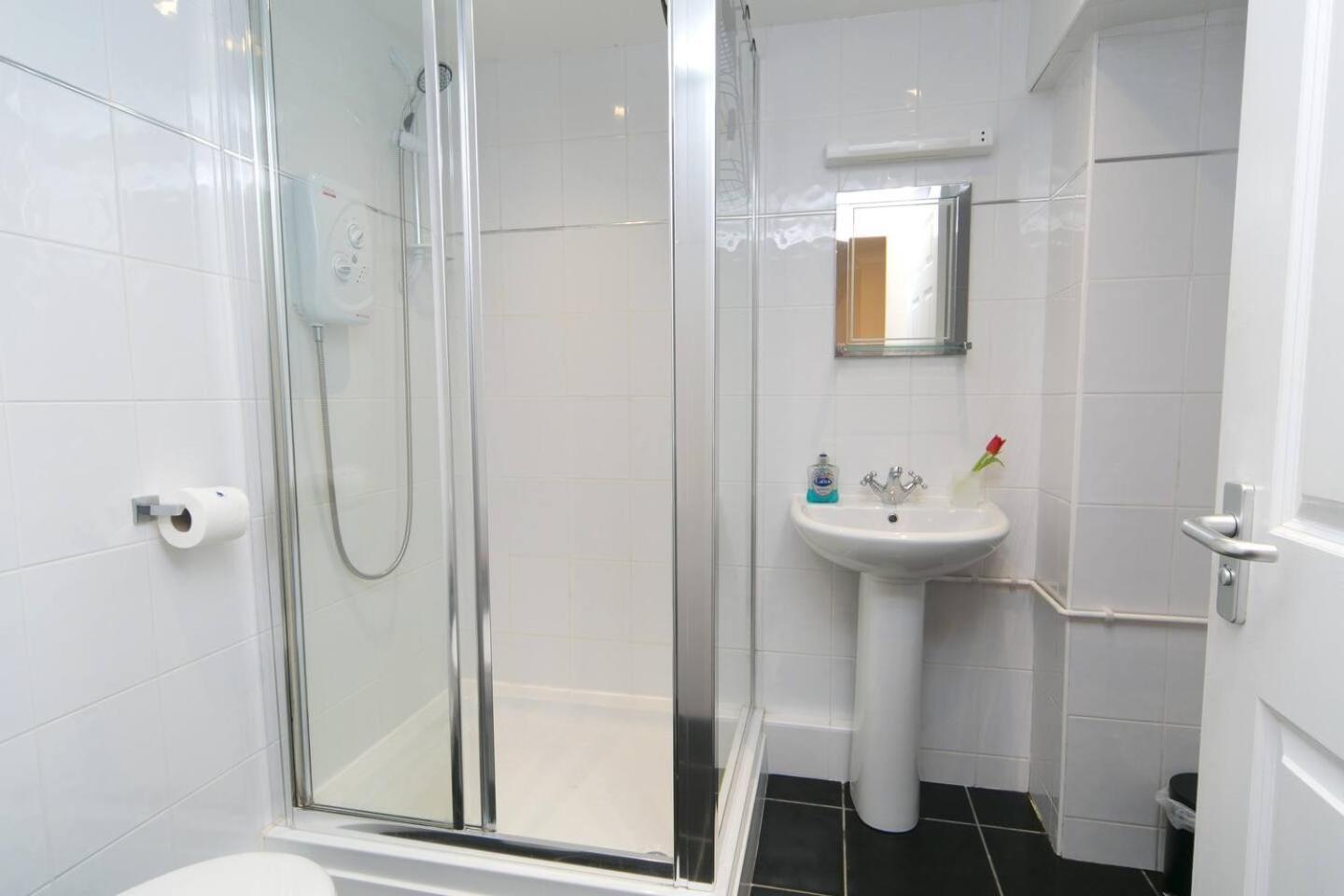 Pass The Keys Hafan Stylish 2 Bedroom Sea View Apartment Pwllheli Exterior photo