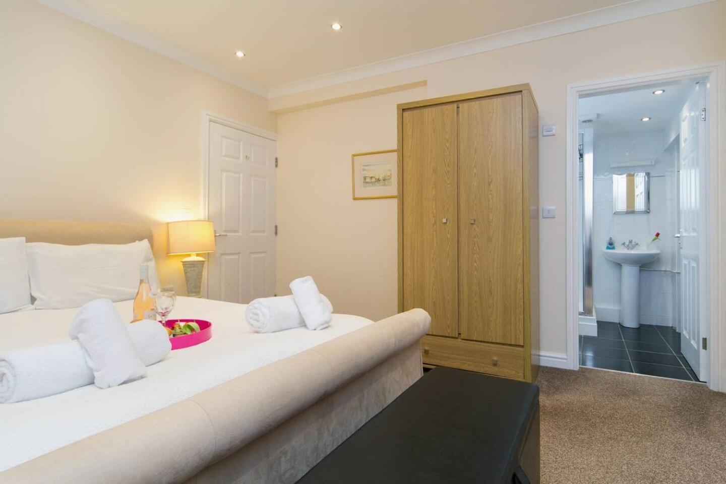 Pass The Keys Hafan Stylish 2 Bedroom Sea View Apartment Pwllheli Exterior photo